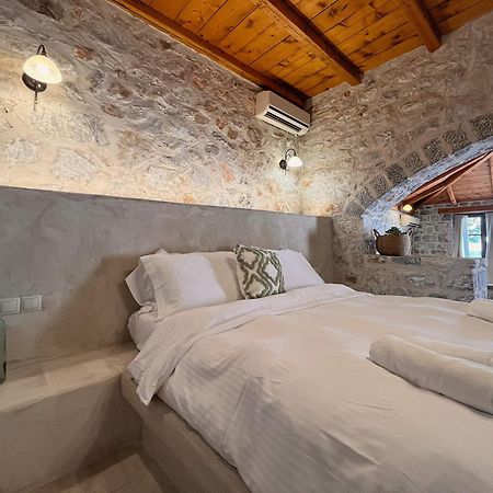 Achelatis Traditional Guest Houses Areopoli Buitenkant foto