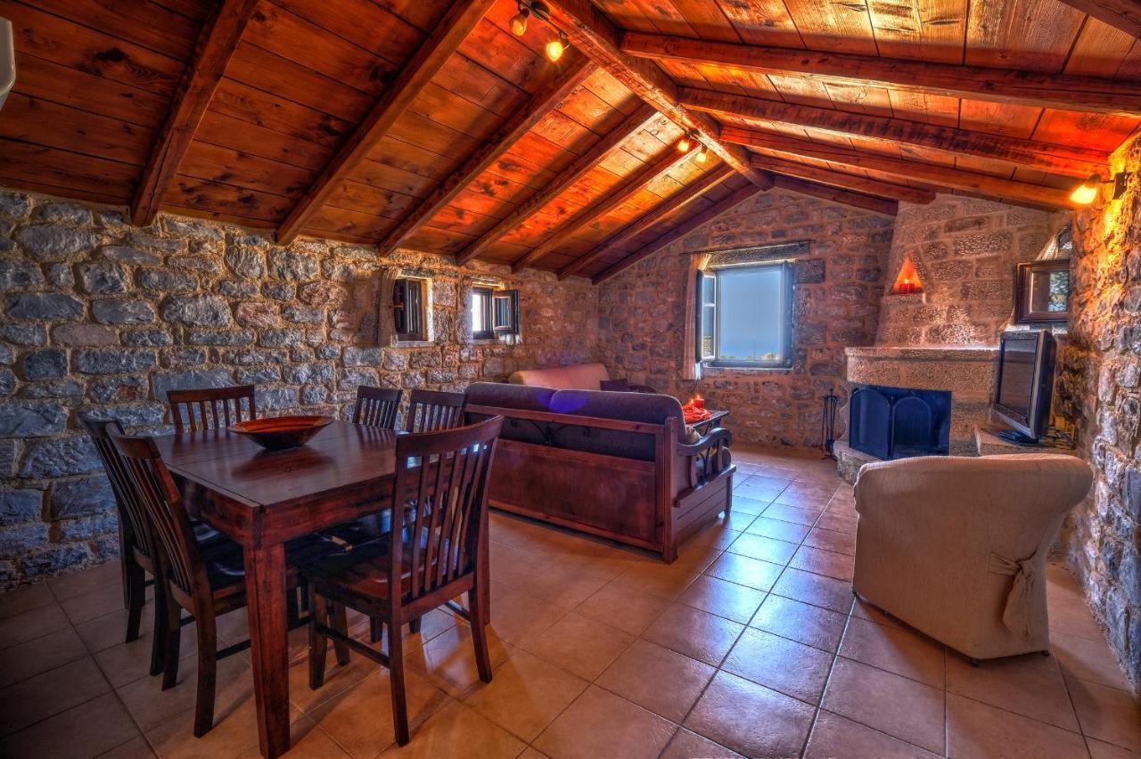 Achelatis Traditional Guest Houses Areopoli Buitenkant foto