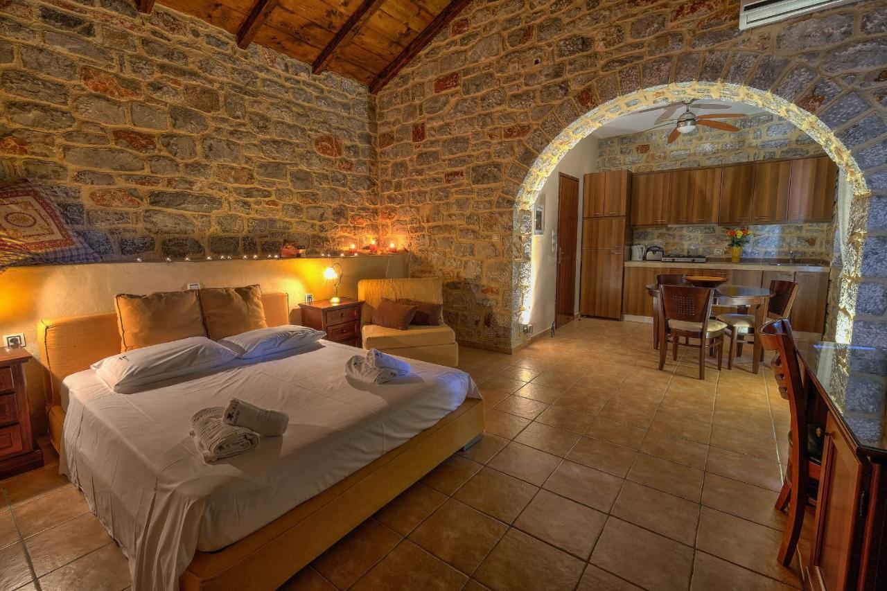 Achelatis Traditional Guest Houses Areopoli Buitenkant foto