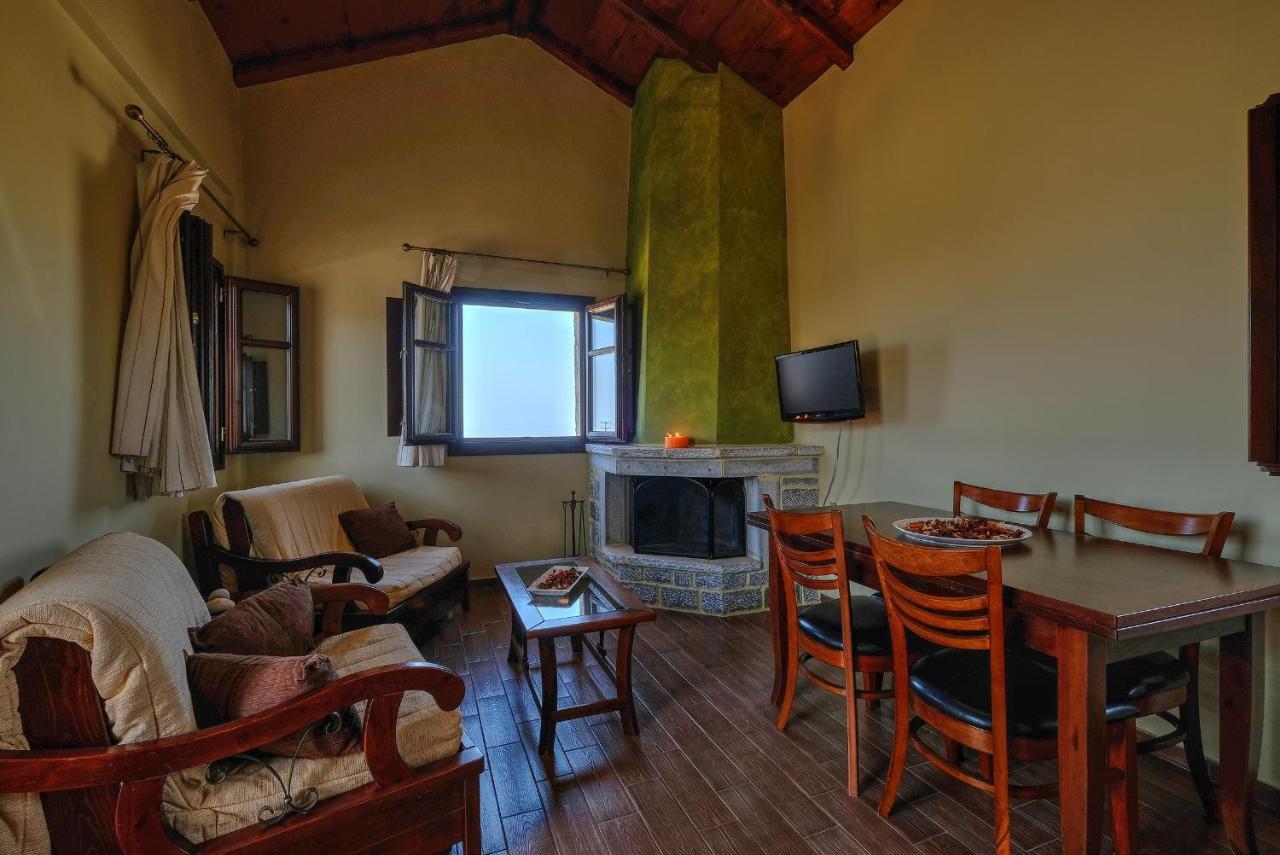 Achelatis Traditional Guest Houses Areopoli Buitenkant foto