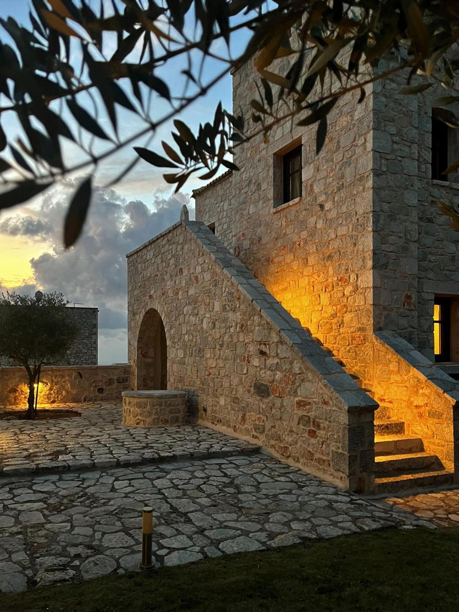 Achelatis Traditional Guest Houses Areopoli Buitenkant foto