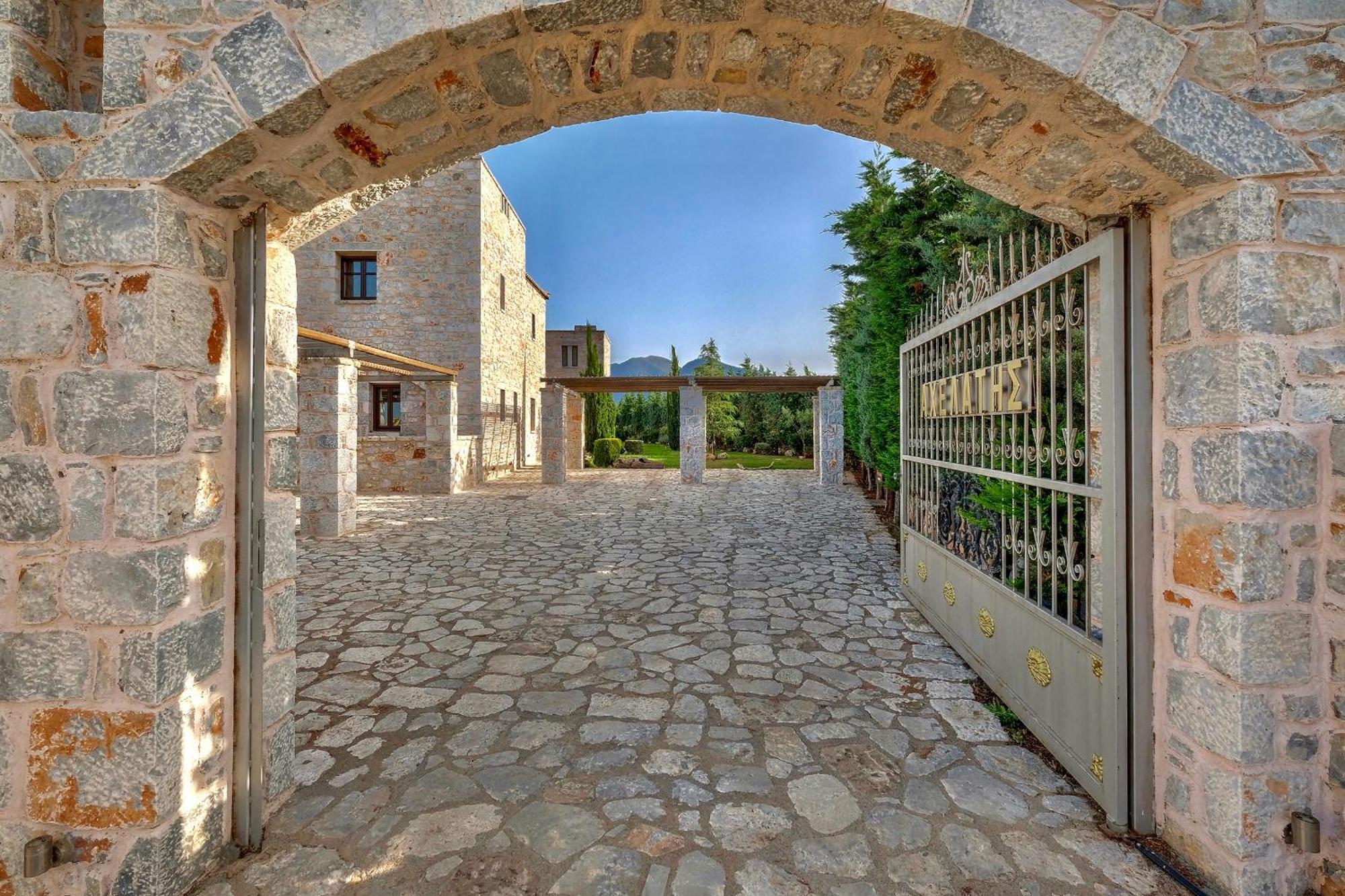 Achelatis Traditional Guest Houses Areopoli Buitenkant foto