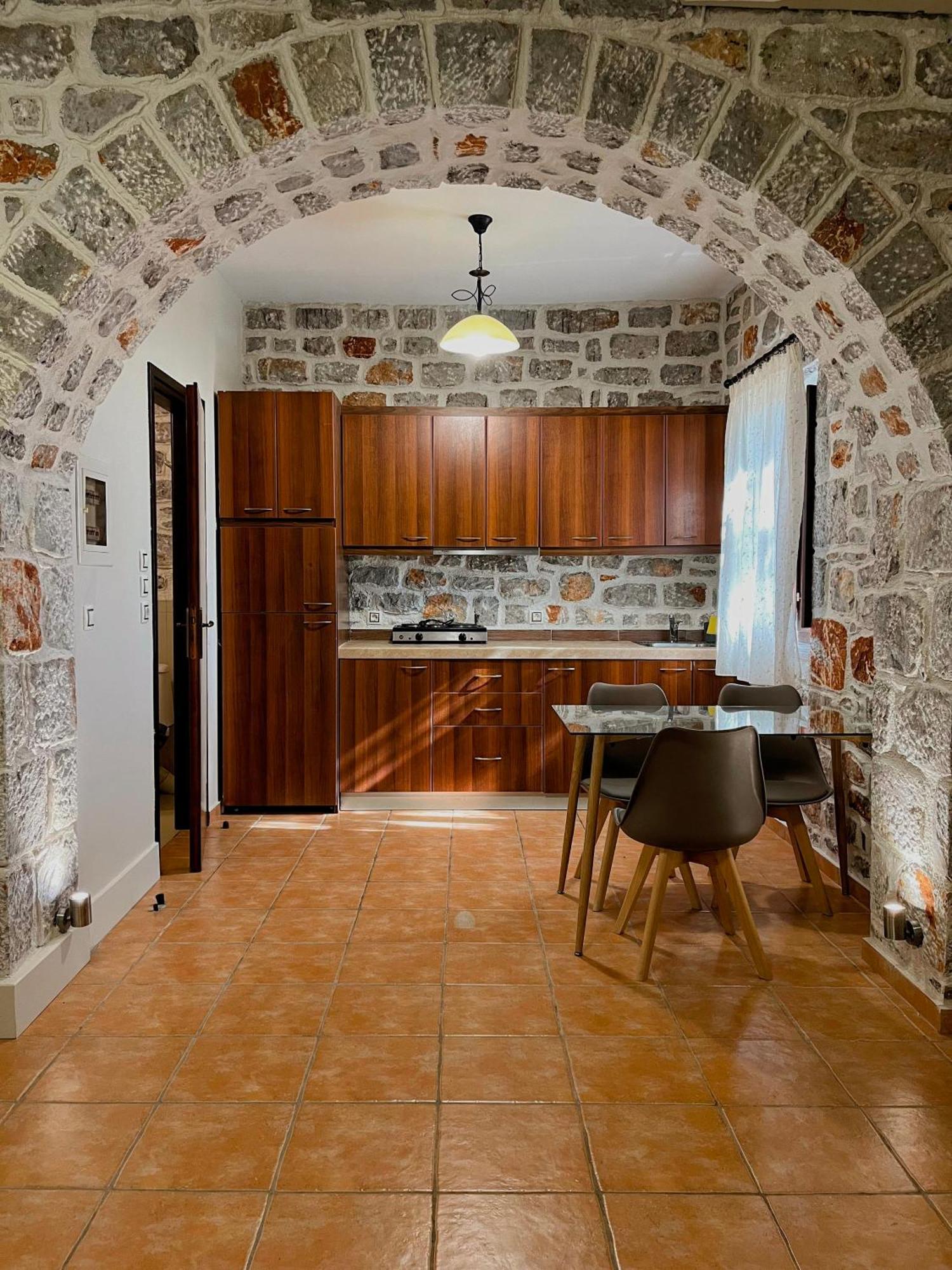 Achelatis Traditional Guest Houses Areopoli Buitenkant foto